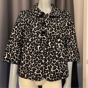 Like new Forever 21 cropped animal print jacket with 3/4 sleeves.  Size M